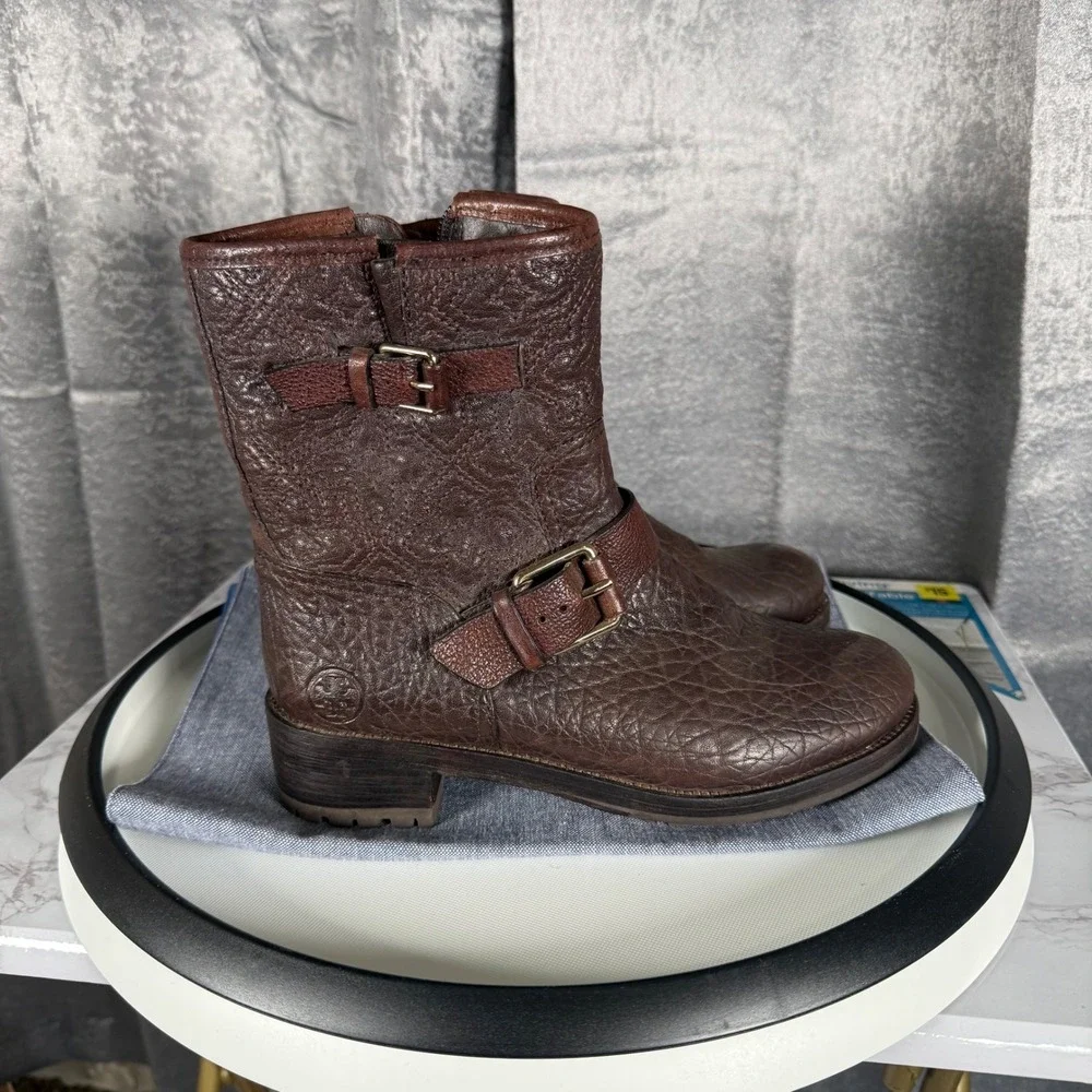 Tory Burch Chrystie Moto Boots 6.5M Brown Pebbled Leather Buckle Zip Lug Sole